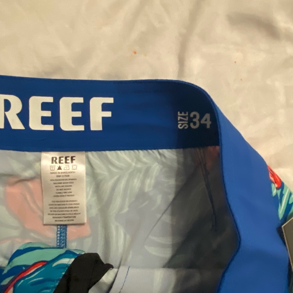 New with tags Mens reef swim shorts - Picture 3 of 3